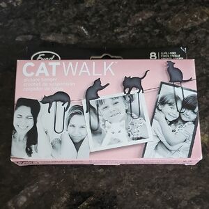 Catwalk Picture Hanger